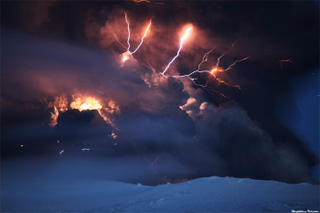 Illustration for article titled Eyjafjallajökull Rains Lightning Upon You